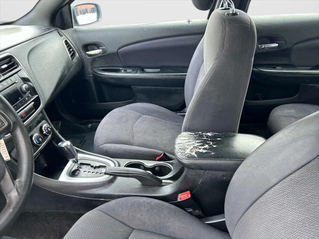 2012 Chrysler 200 LX