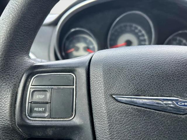 2012 Chrysler 200 LX