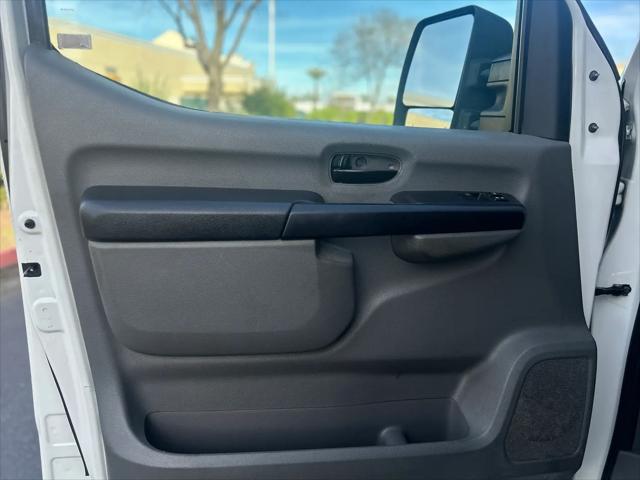 2016 Nissan 3500 S V8