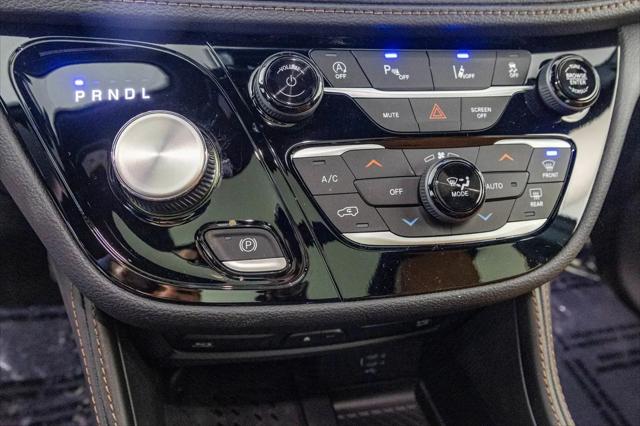 2026 Chrysler Pacifica Pinnacle AWD