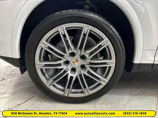 2017 Porsche Cayenne Platinum Edition
