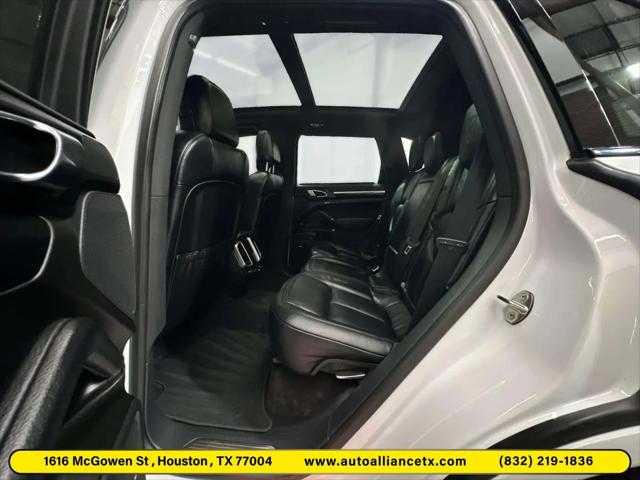 2017 Porsche Cayenne Platinum Edition