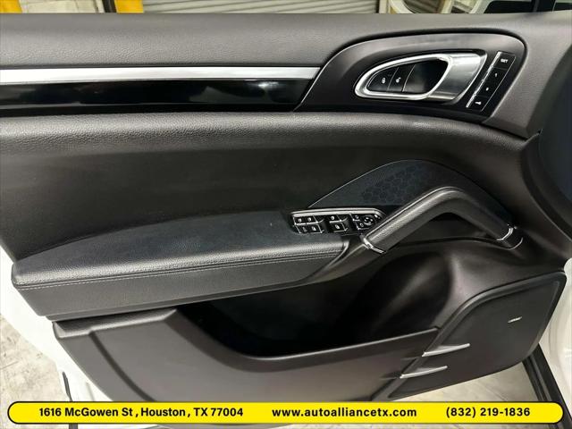 2017 Porsche Cayenne Platinum Edition