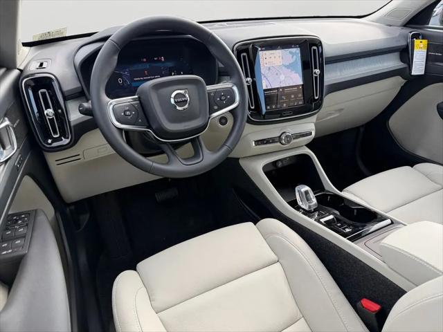2026 Volvo XC40 Ultra, B5 AWD Gas (mild hybrid), Dark