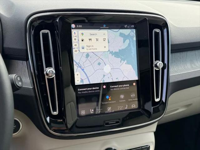 2026 Volvo XC40 Ultra, B5 AWD Gas (mild hybrid), Dark