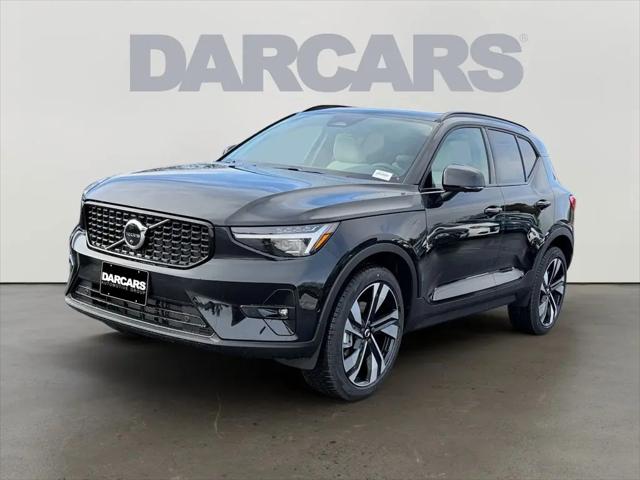 2026 Volvo XC40 Ultra, B5 AWD Gas (mild hybrid), Dark