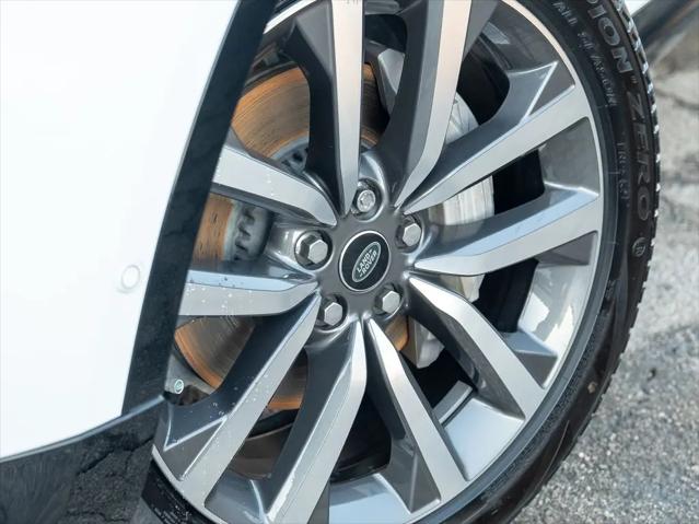 2024 Land Rover Discovery P300 Dynamic SE