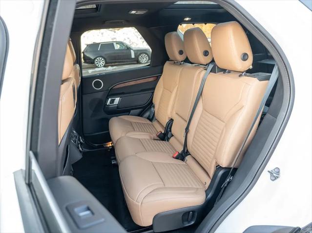 2024 Land Rover Discovery P300 Dynamic SE