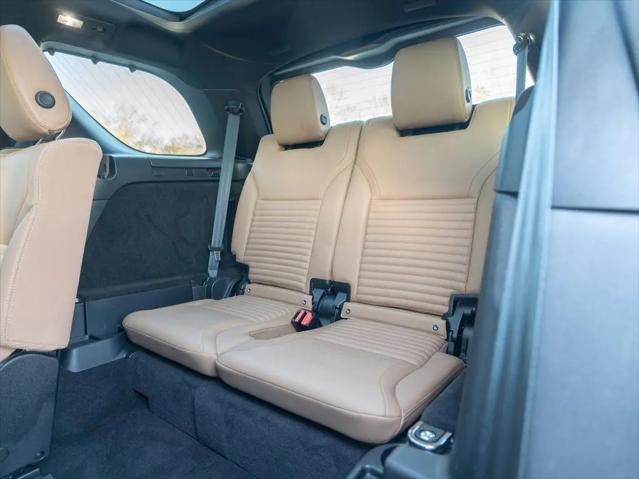 2024 Land Rover Discovery P300 Dynamic SE