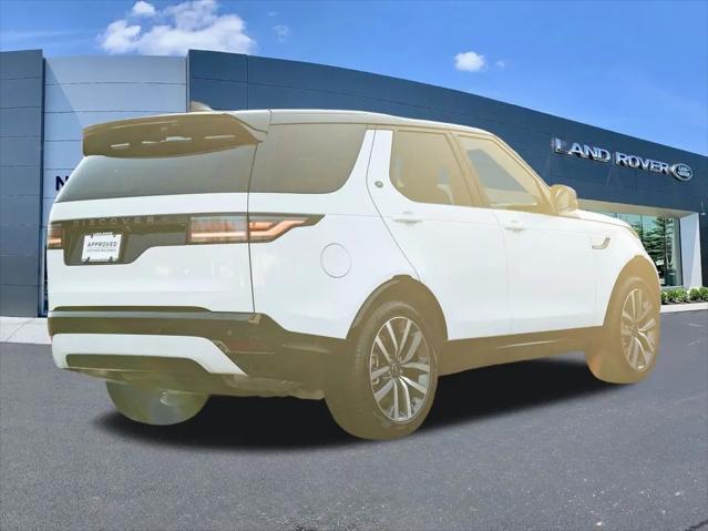 2024 Land Rover Discovery P300 Dynamic SE