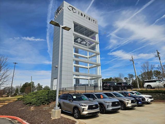 2026 INFINITI QX80 LUXE