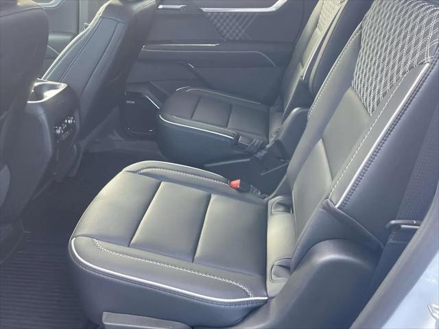 2026 GMC Acadia Denali AWD