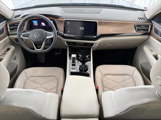 2026 Volkswagen Atlas SE with Technology