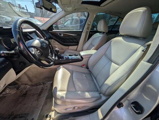 2015 INFINITI Q50h Premium