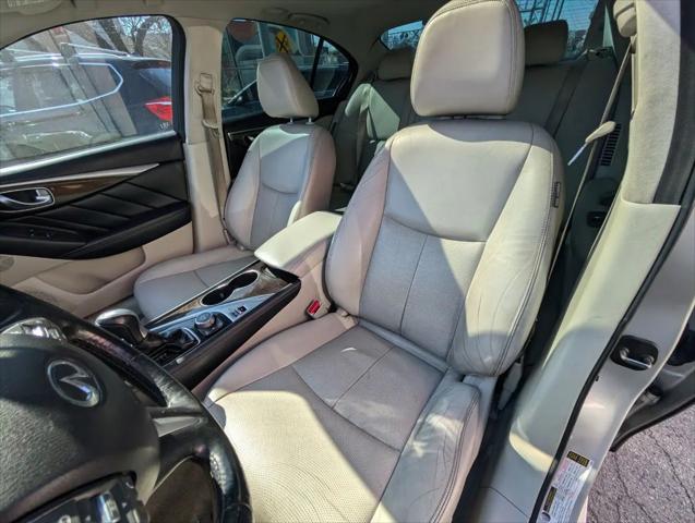 2015 INFINITI Q50h Premium