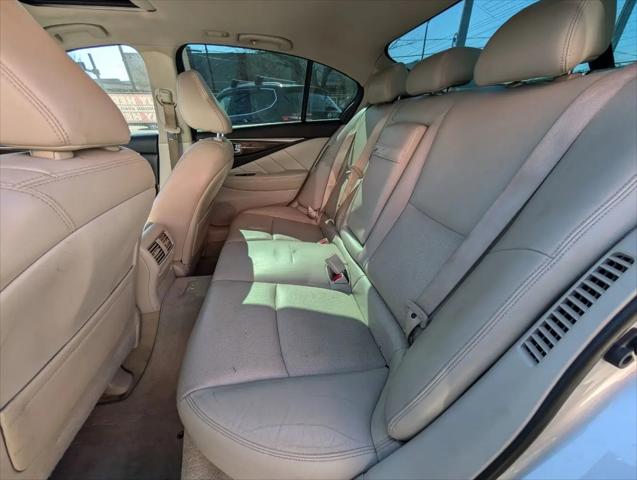 2015 INFINITI Q50h Premium