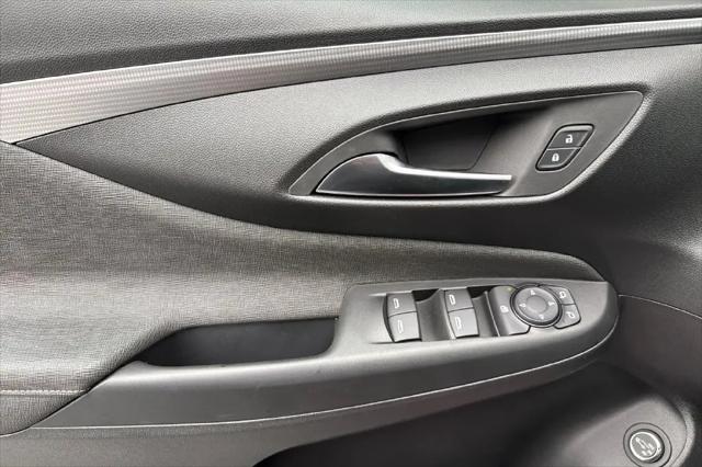 2026 Buick NV Avenir FWD