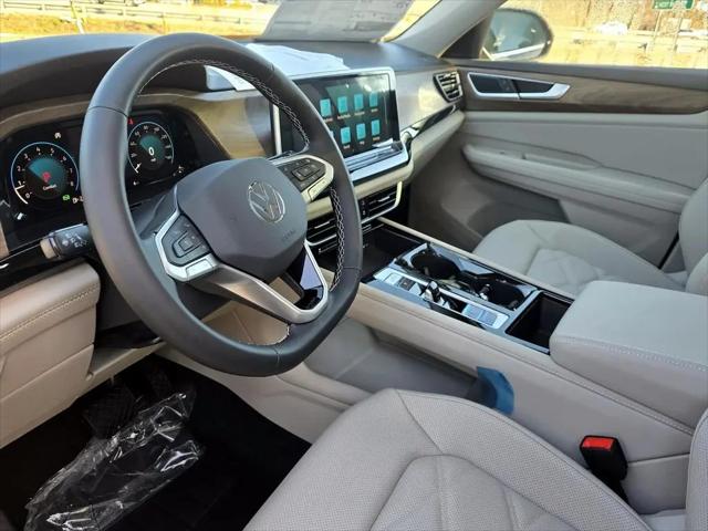 2026 Volkswagen Atlas SE with Technology