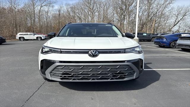 2026 Volkswagen Taos SE Black