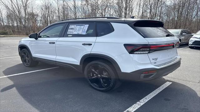 2026 Volkswagen Taos SE Black