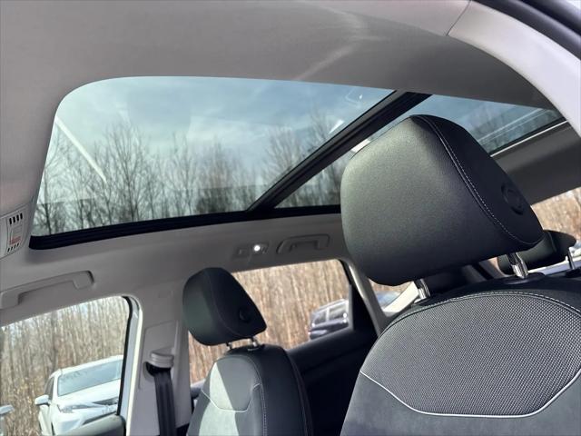 2026 Volkswagen Taos SE Black
