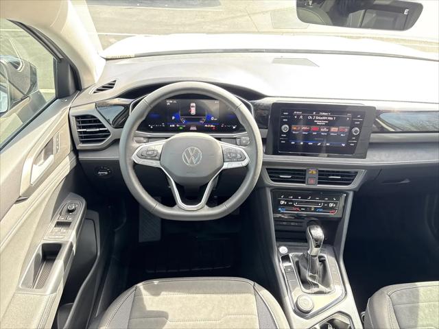 2026 Volkswagen Taos SE Black