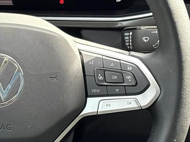 2026 Volkswagen Taos SE Black