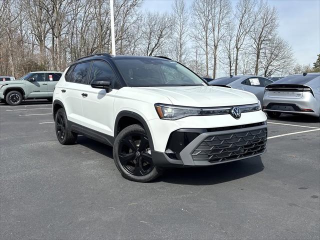 2026 Volkswagen Taos SE Black