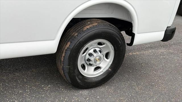 2026 Chevrolet Express Cargo Van 2500 Extended Wheelbase, WT, RWD