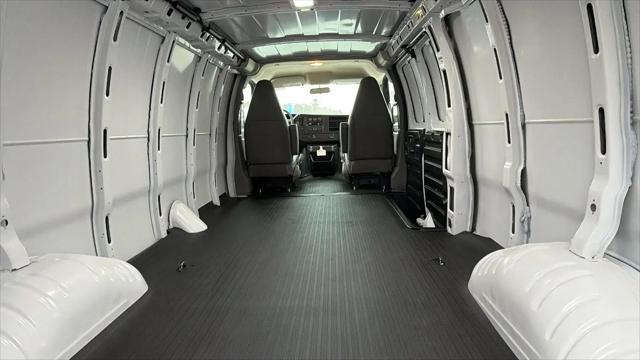 2026 Chevrolet Express Cargo Van 2500 Extended Wheelbase, WT, RWD