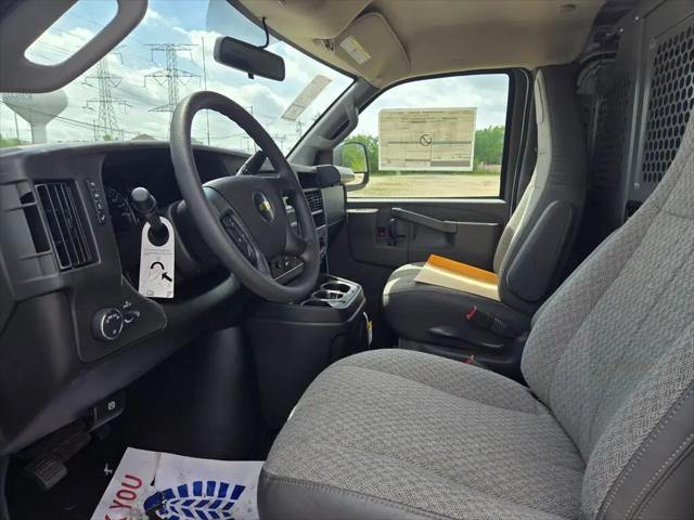 2025 Chevrolet Express Cargo Van RWD 2500 Regular Wheelbase WT