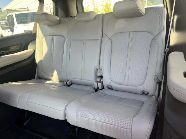 2026 Jeep Grand Wagoneer L Summit Obsidian 4x4