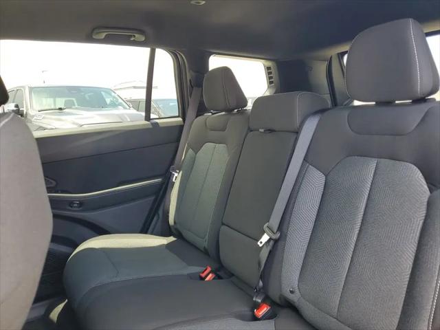 2026 Jeep Cherokee Laredo 4x4