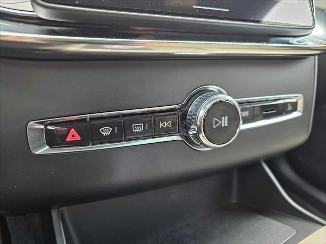 2026 Volvo XC90 Plug-In Hybrid Plus, T8 AWD, Electric/Gasoline, Bright, 7 Seats