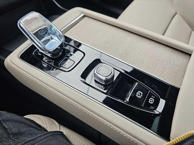 2026 Volvo XC90 Plug-In Hybrid Plus, T8 AWD, Electric/Gasoline, Bright, 7 Seats