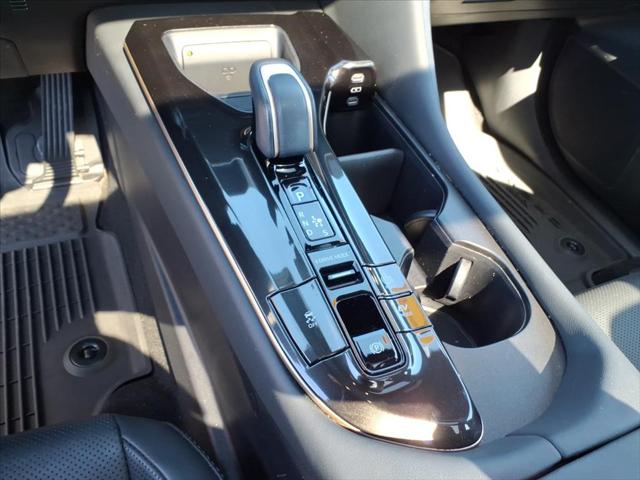 2025 Toyota Crown Signia Limited