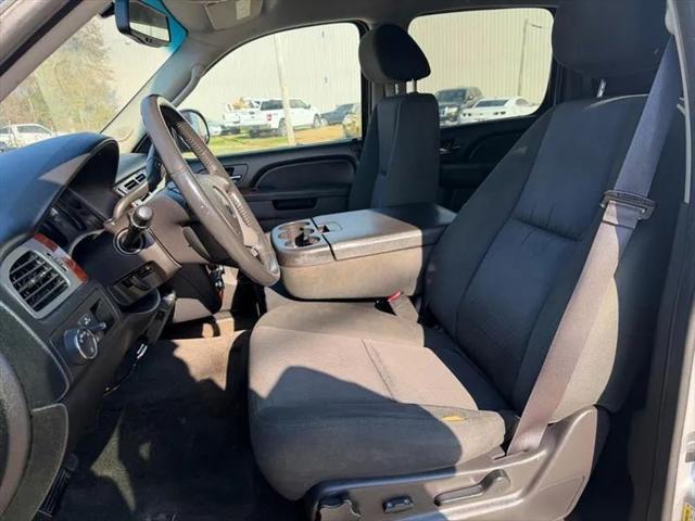 2013 Chevrolet Avalanche LS