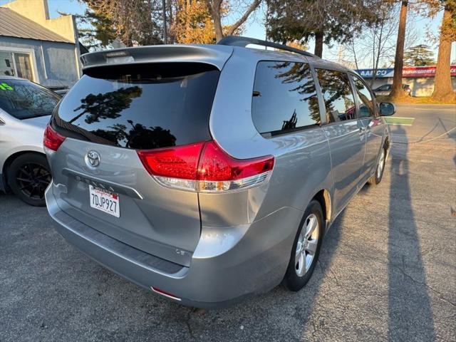 2014 Toyota Sienna LE V6 8 Passenger