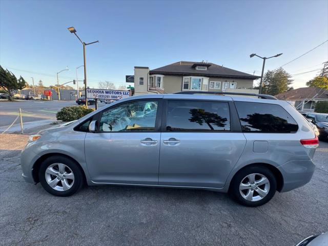 2014 Toyota Sienna LE V6 8 Passenger