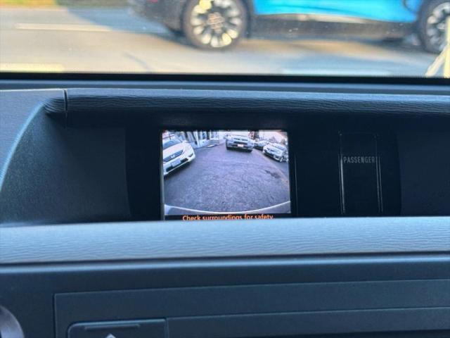 2014 Toyota Sienna LE V6 8 Passenger