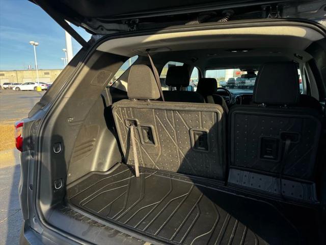 2020 Chevrolet Traverse AWD LT Cloth