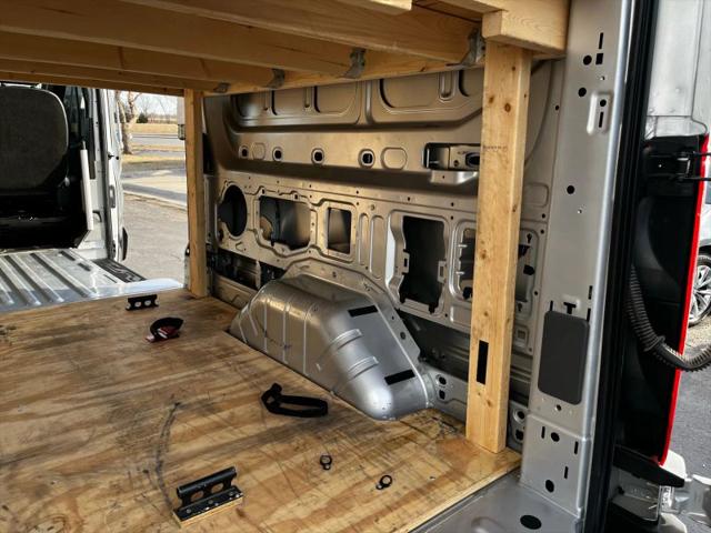 2023 Ford Transit Cargo Van Medium Roof w/LWB