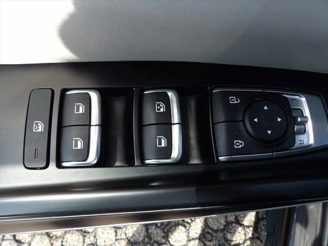2022 Kia Carnival MPV LX Seat Package