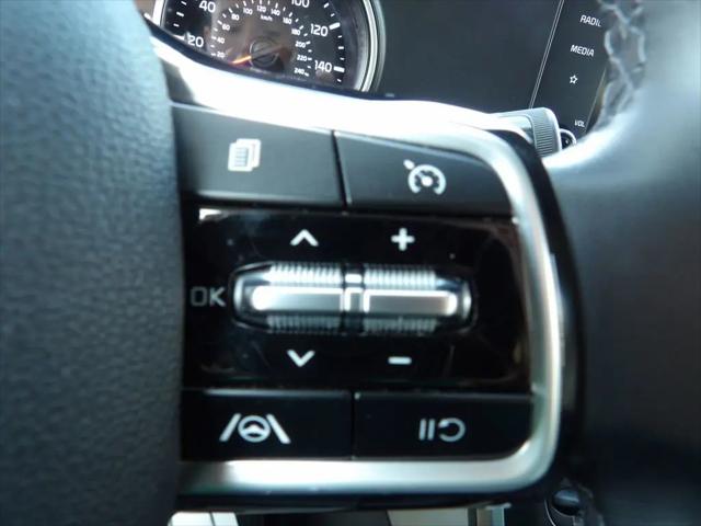 2022 Kia Carnival MPV LX Seat Package