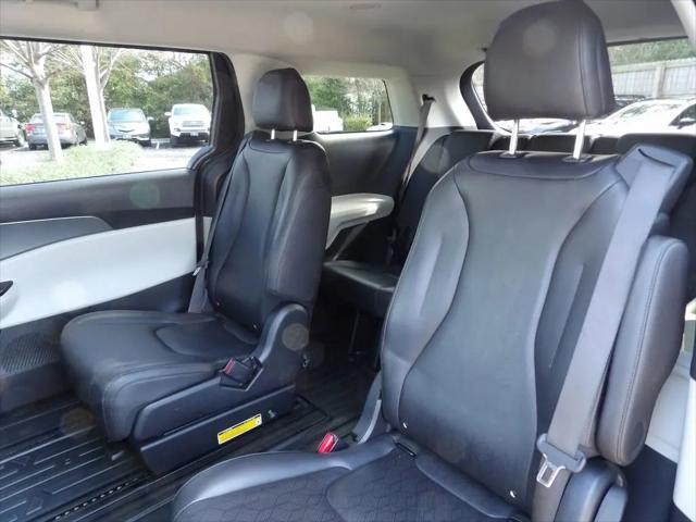 2022 Kia Carnival MPV LX Seat Package
