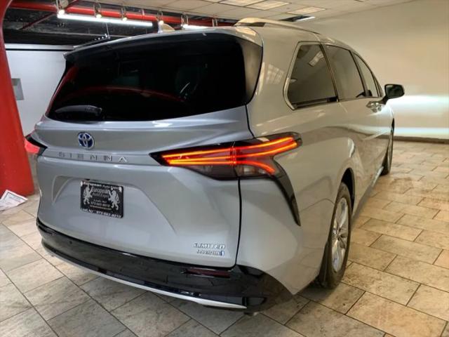 2023 Toyota Sienna Limited