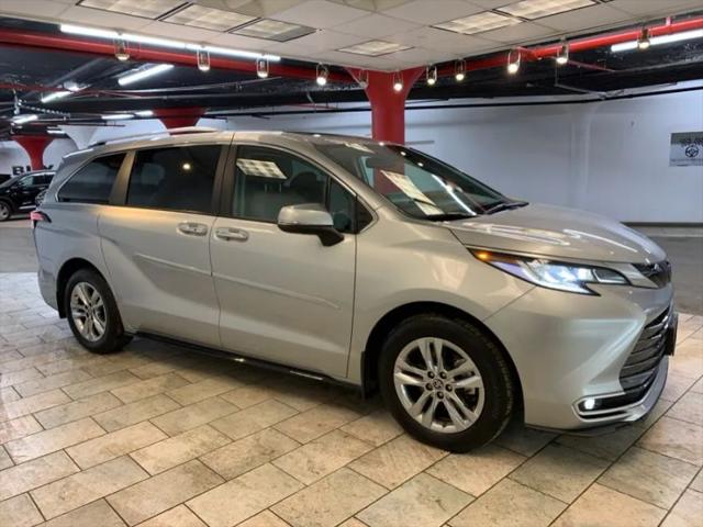 2023 Toyota Sienna Limited