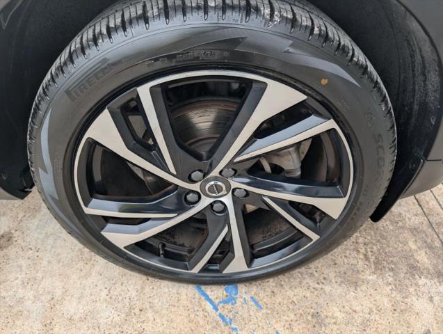 2021 Volvo XC40 T5 R-Design