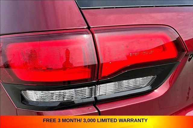 2022 Jeep Grand Cherokee Laredo X 4x4