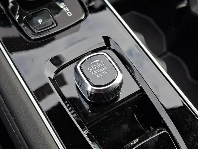 2026 Volvo XC90 Plus, B6 AWD Gas (mild hybrid), Gasoline, Bright, 7 Seats